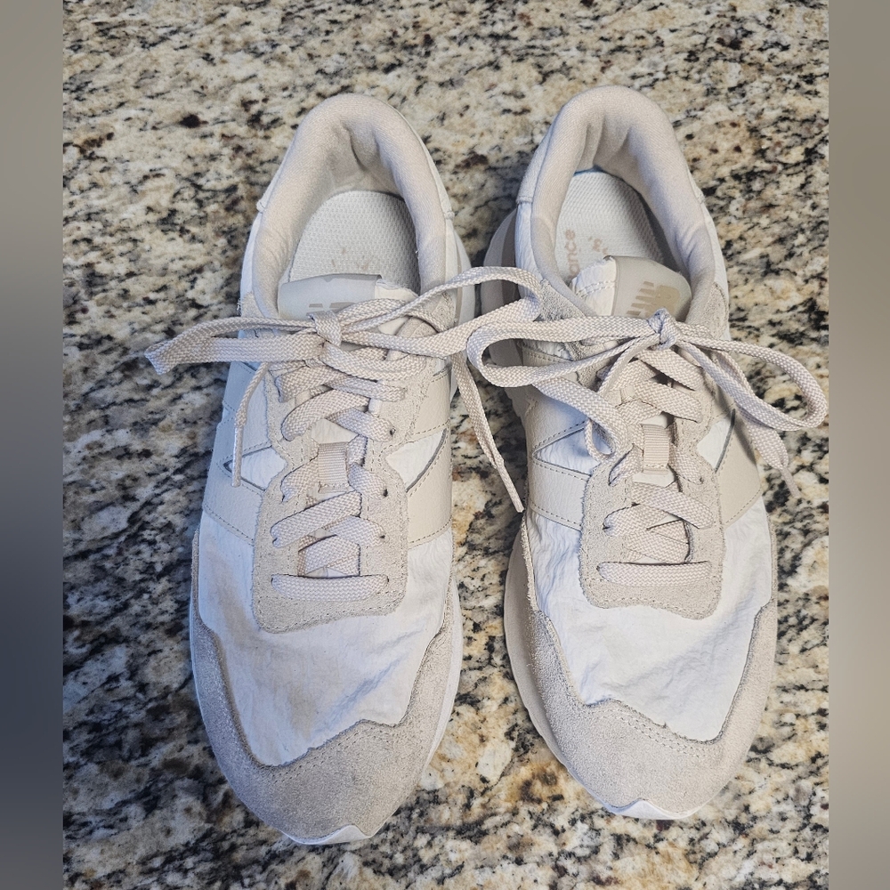 New Balance 237 Women's V1 Sneakers. These retro-inspired lifestyle shoes Size 9 - Picture 4 of 9